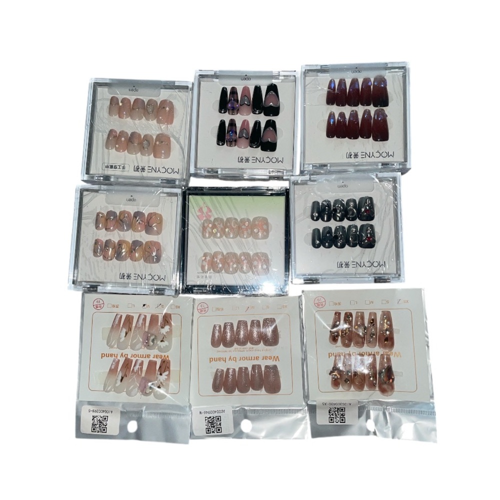 Handmade High Quality Press-on Nails set of 9